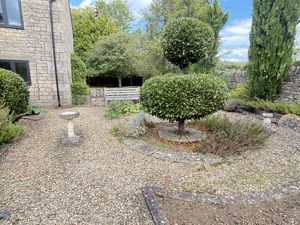 Photo 25- click for photo gallery